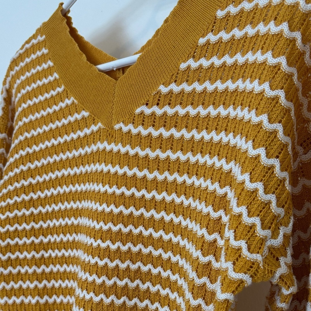Knit Mustard and White V-Neck Sweater - Picture 2 of 3